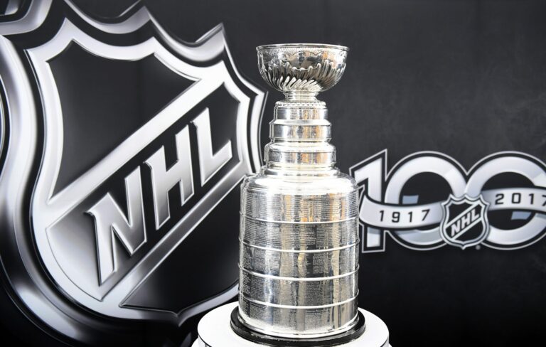 Which Team Has the Longest Win Streak of the Stanley Cup Trophy?